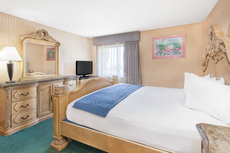 Baymont Inn & Suites Flint, Michigan