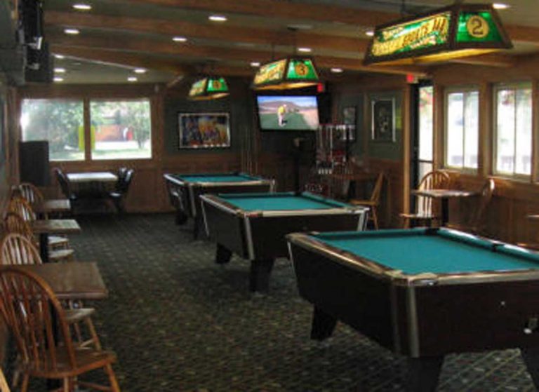 Sharky's Sports Bar, Burton, Michigan