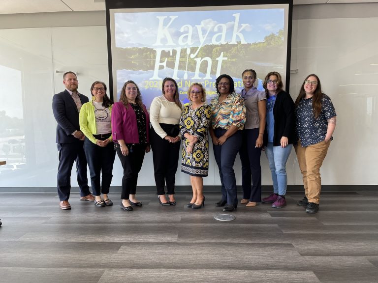Local leaders complete leadership development program, support Kayak Flint in capstone project